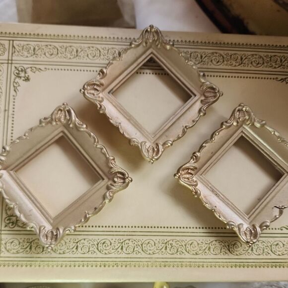 Vintage Set of 3 Ornate Plastic Gold Tone Picture Frames Coquette - Picture 1 of 8